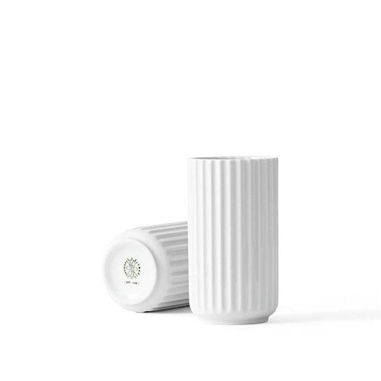 Klassisk Lyngby Vase i Hvidt Porcelæn - Håndlavet Design