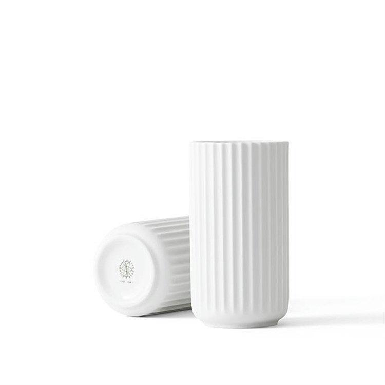 Klassisk Lyngby Vase i Hvidt Porcelæn - Håndlavet Design