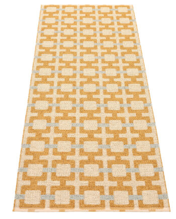 Pappelina Tom Gulvtæppe 180   70 Cm  Ochre Cream Sage