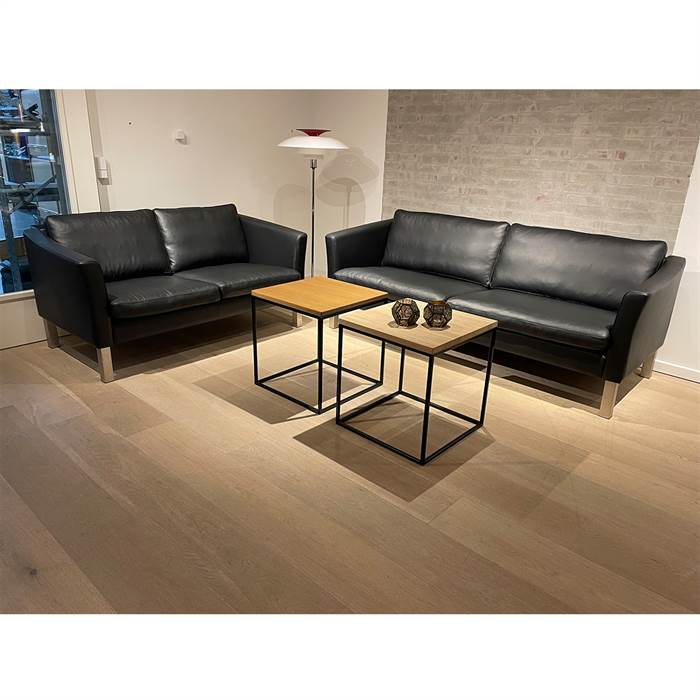 Stouby Ace Sofa     Pers  Med Sort Semianilin Læder  : Erling Christensen Møbler