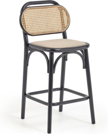 Udendørs Barstol Kave Home Doriane   Massivt Elm Og Håndvævet Rattan Med Vandafvisende Polstring  Sort  H97xb46xd47 Cm