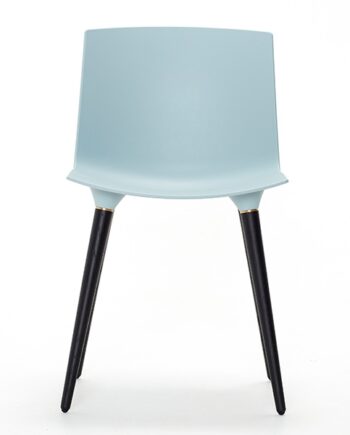 Andersen Furniture Tac Spisebordsstol Plast Isblå Sort Stel Eg Sort Lakeret : Erling Christensen Møbler