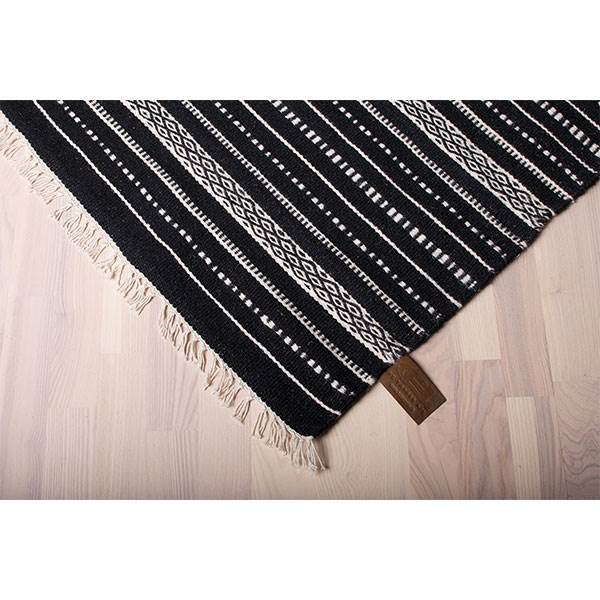 Hc Interior Rugs Kelim Denver Black   Ivory  : Erling Christensen Møbler