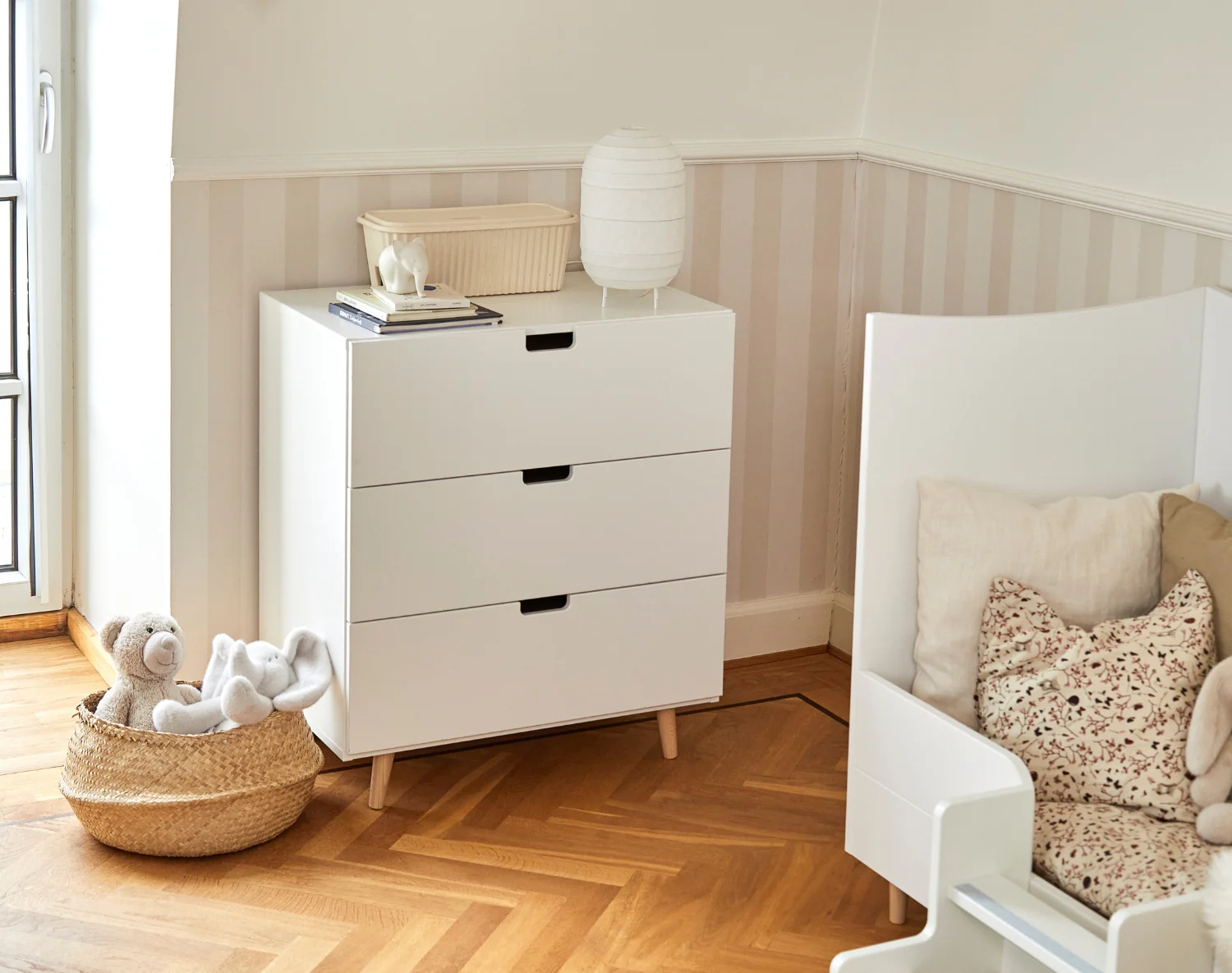 Manis-hâ Kommode Med   Skufferâ -  Mål: 70 70 42 Cm