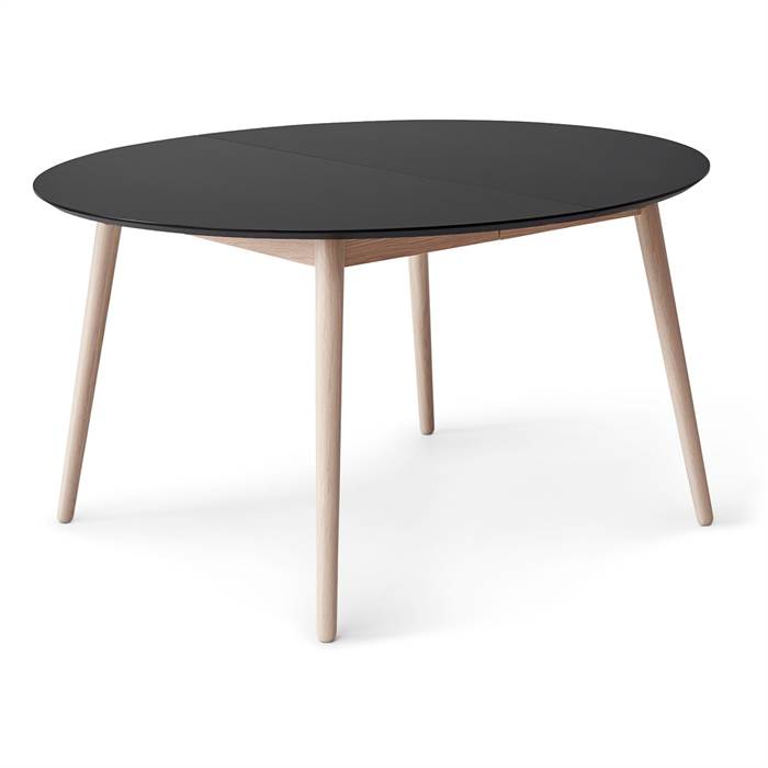 Meza By Hammel Spisebord Round  :135 Cm  Sort Antifinger Laminat Ben   Hvidpigm  Eg  : Erling Christensen Møbler