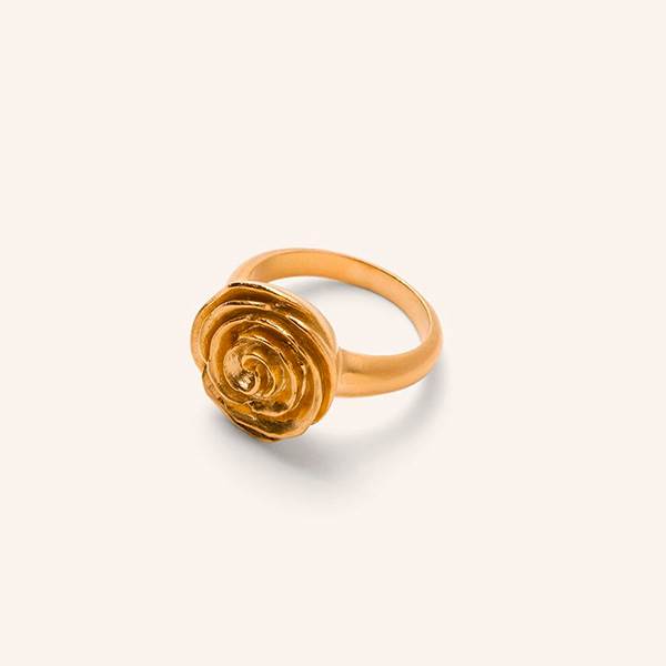 Pernille Corydon Pernille Cordyon Rose Ring Forgyldt Genanvendt Sterlingsølv : Erling Christensen Møbler  : Erling Christensen Møbler