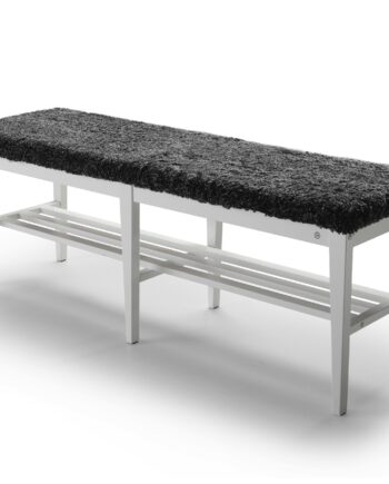 Bænk Til Entré Oscarssons Möbel Nadja Massiv Birk Hvidlak Med Mørkegråt Fåreskind 130x40x46 Cm