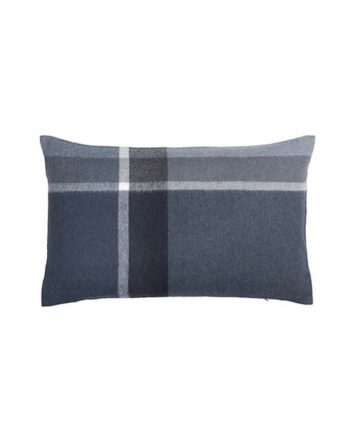 Elvang Manhattan Pude 40x60 Cm Dark Blue Asphalt  : Erling Christensen Møbler
