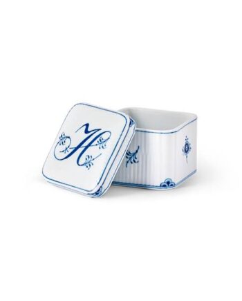 Royal Copenhagen Alfabet Kollektion Bonbonniere     13 Cl  : Erling Christensen Møbler